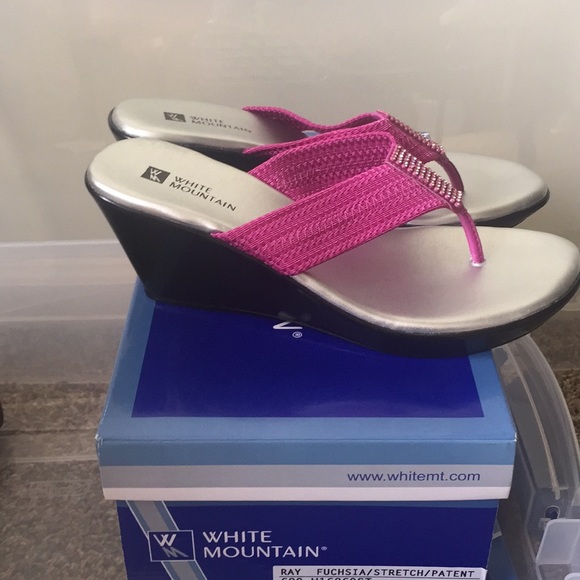 Fuchsia Stretch Sandal - Picture 2 of 4